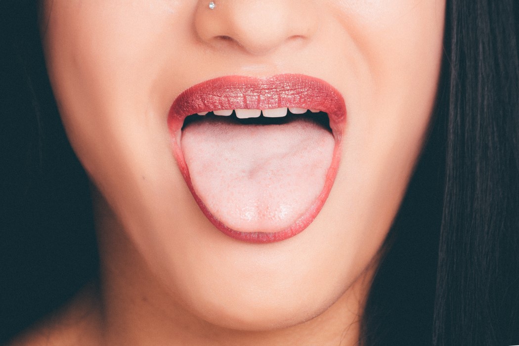 Cómo tratar la lengua blanca de forma natural